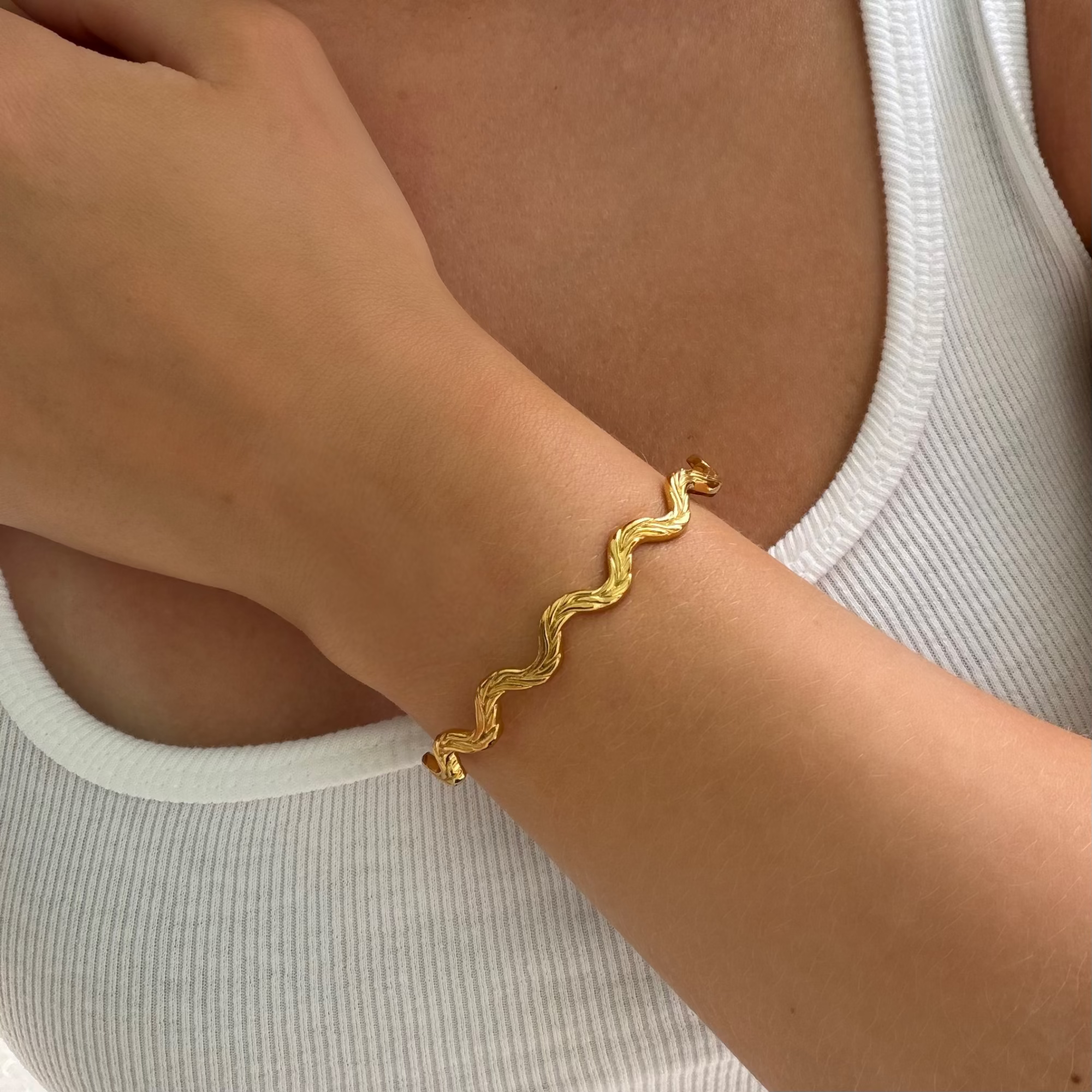 Ripple Glow Bangle