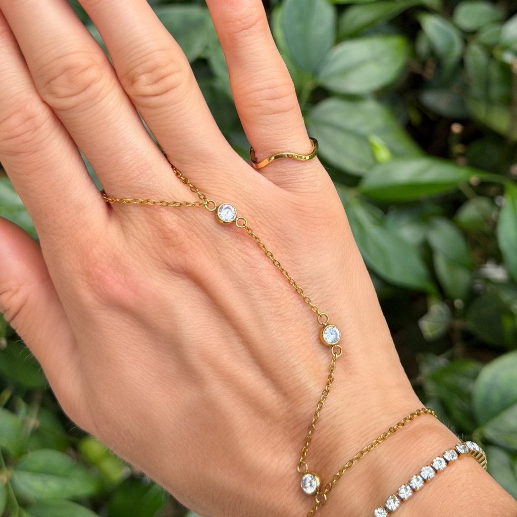 The Slide On Hand Chain Collection