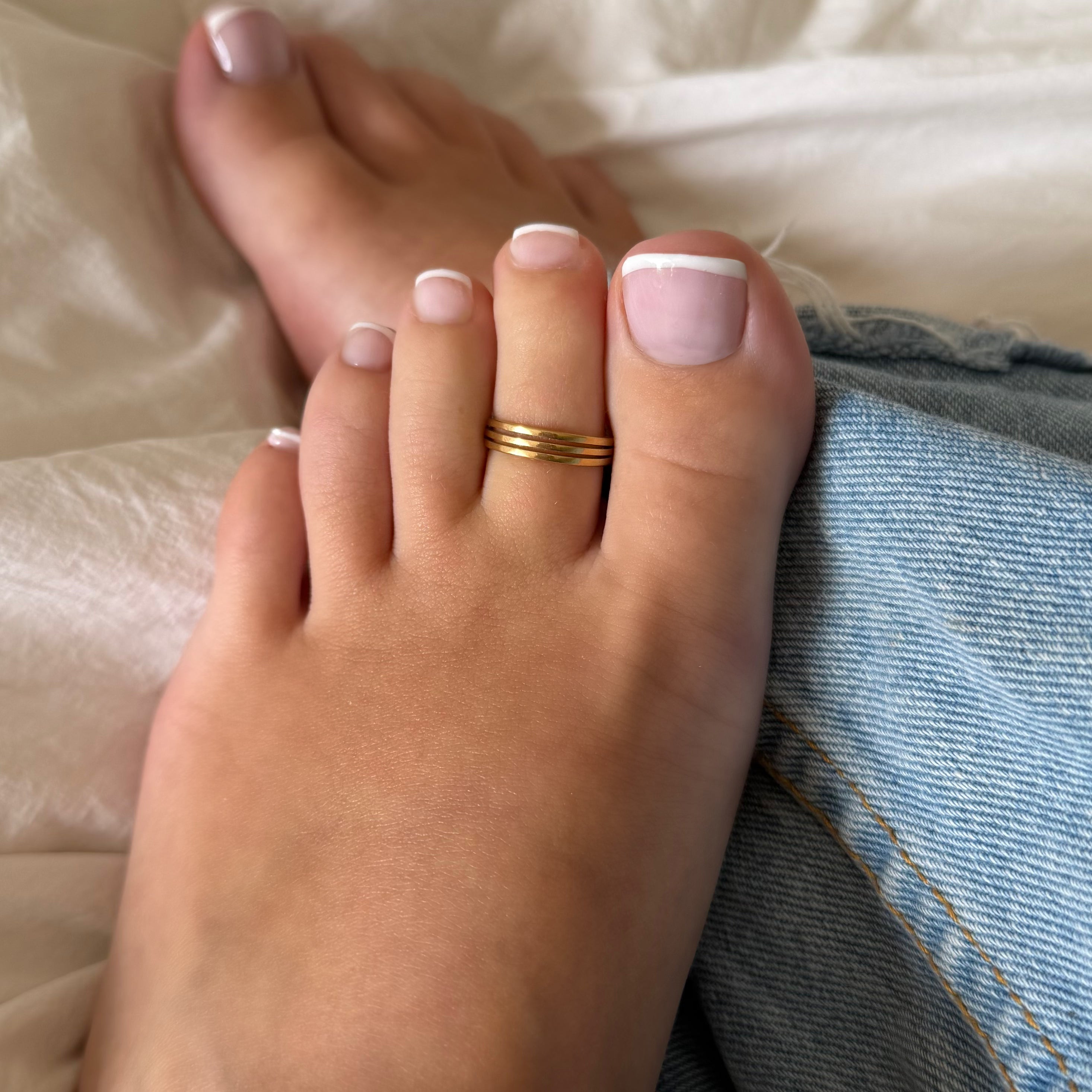 Bold Babe 2-Piece Toe Rings Set