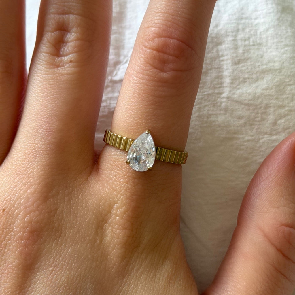 Heartline Ring