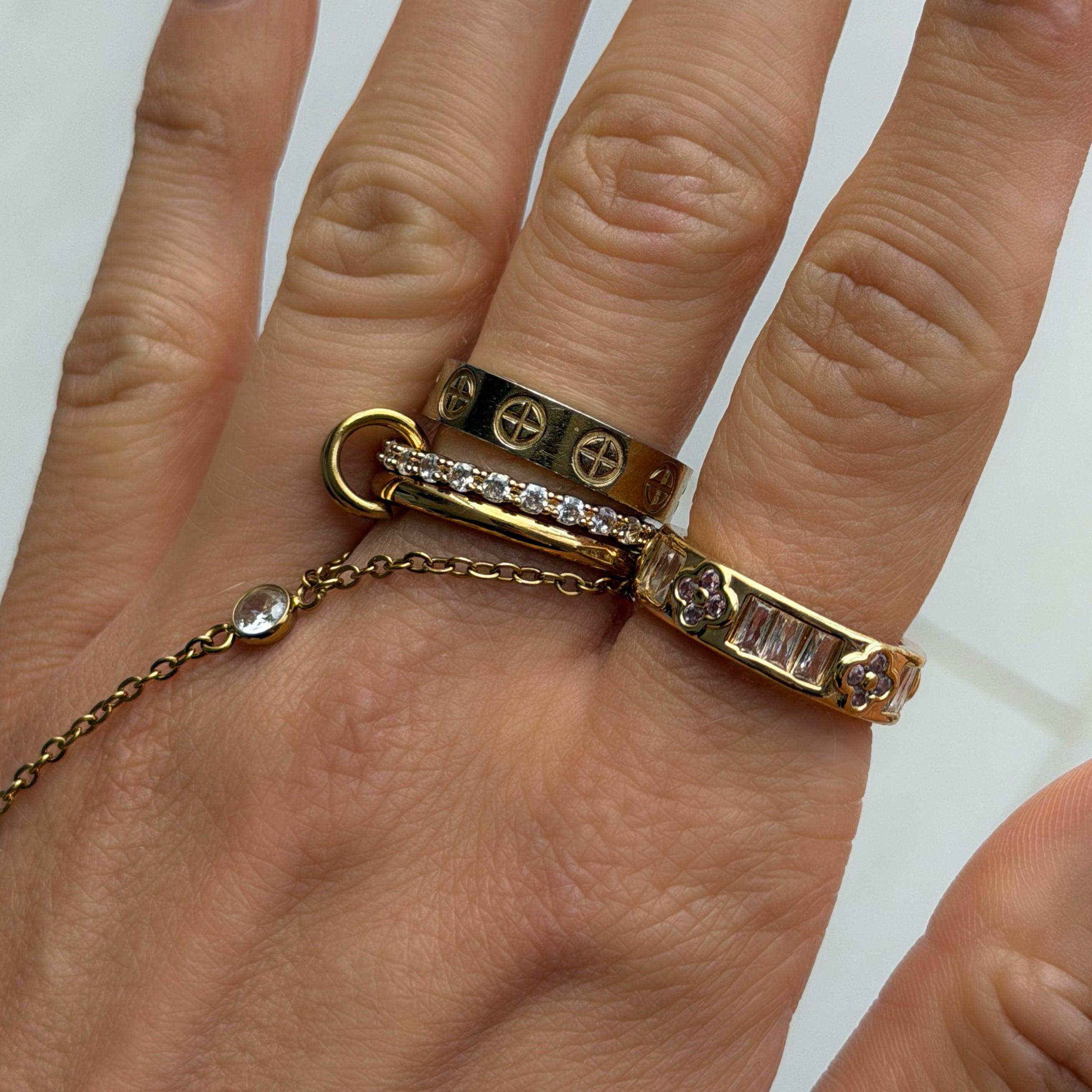 Lost in Hollywood Ring