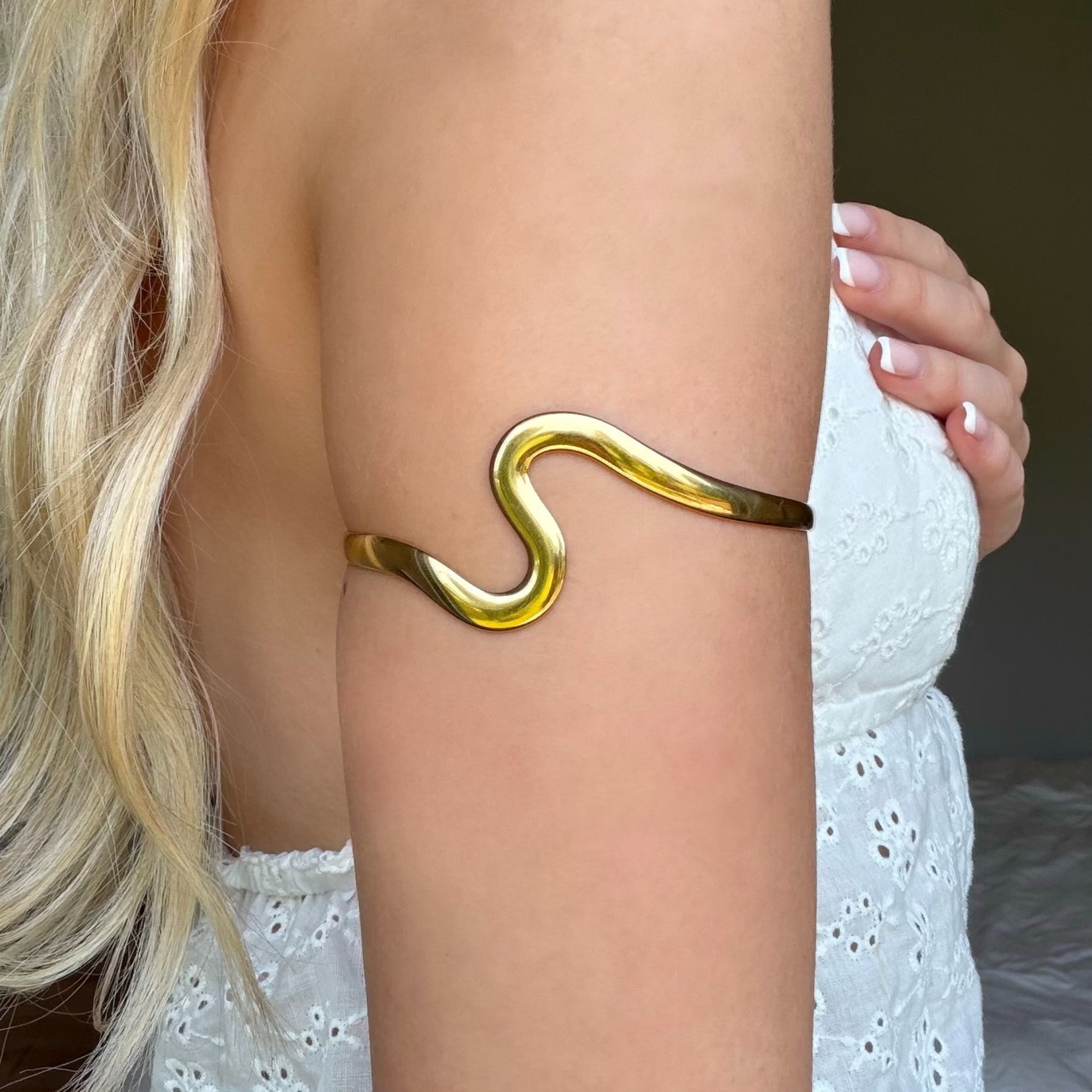 Icon Edge Arm Cuff Gold