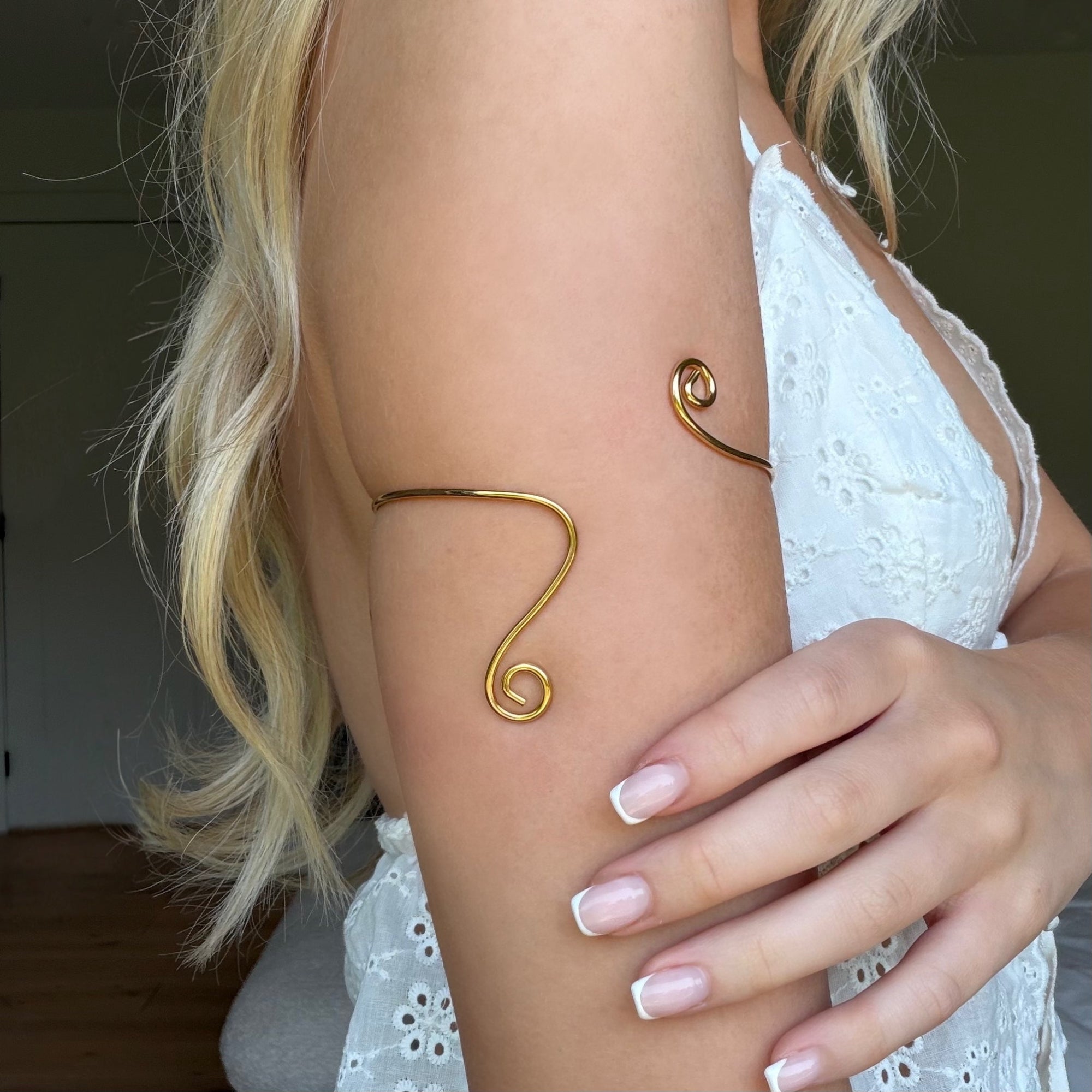 Spiral Glow Arm Cuff Gold