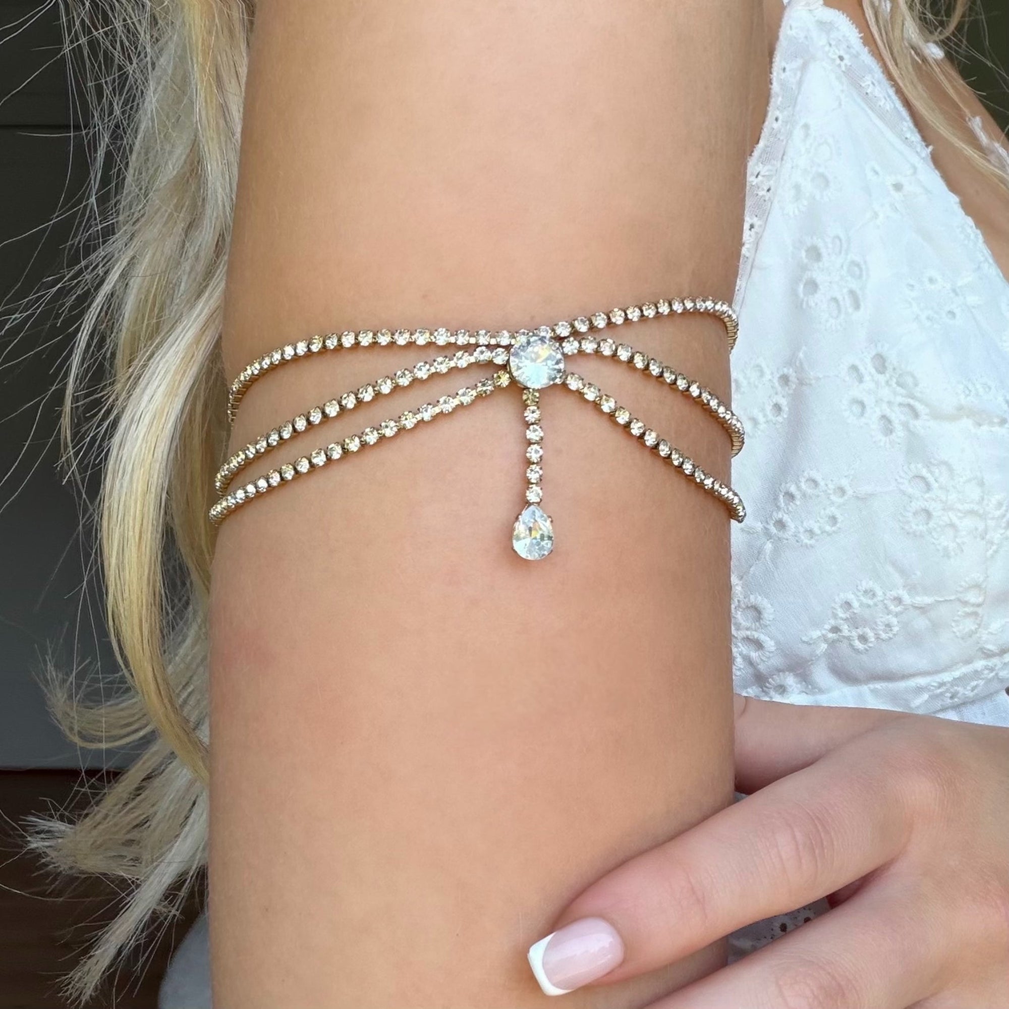 Icy Glow Arm Chain Gold