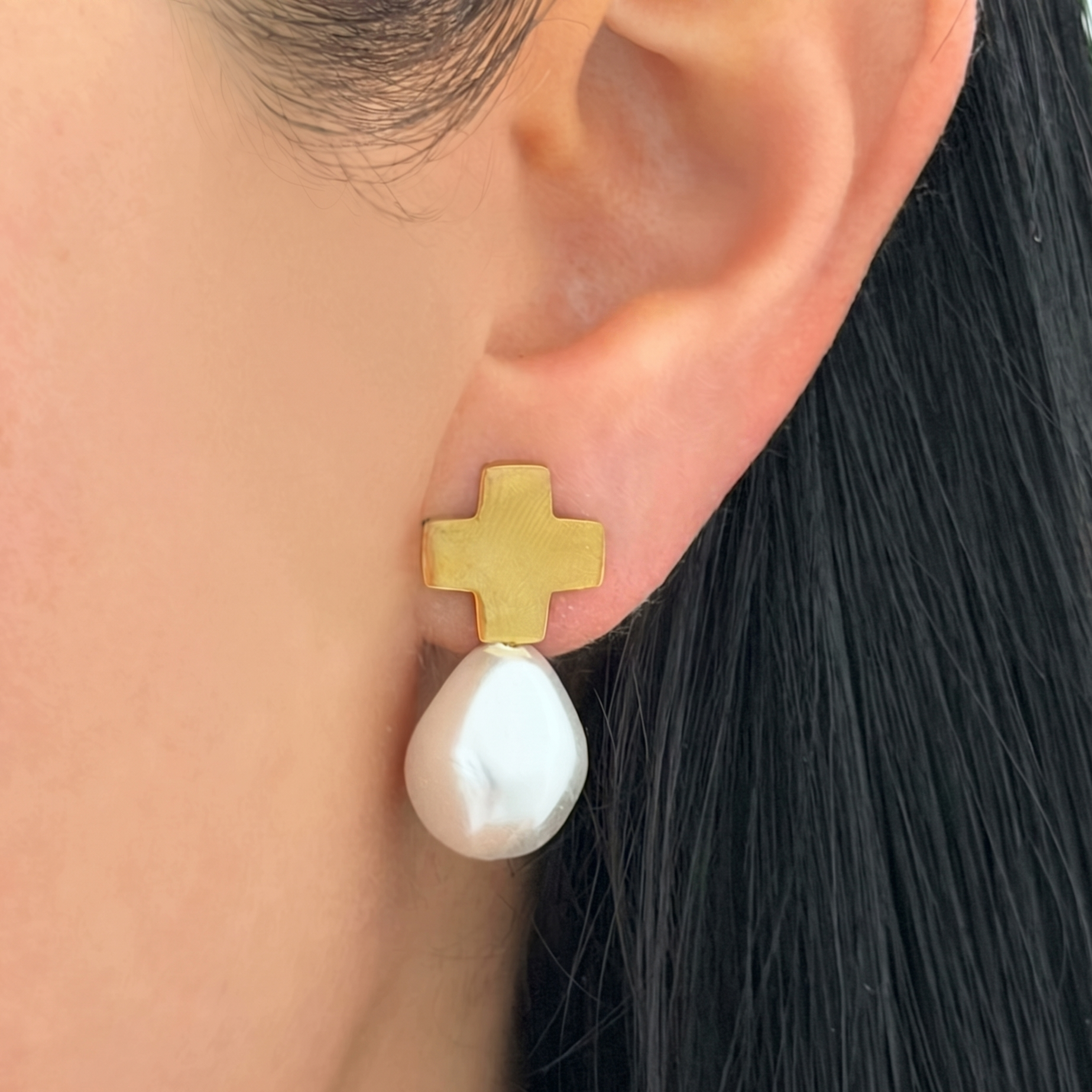 Gracie Pearl Earrings