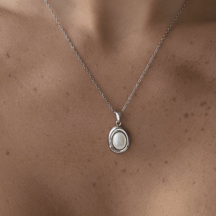 Pretty Aura Necklace