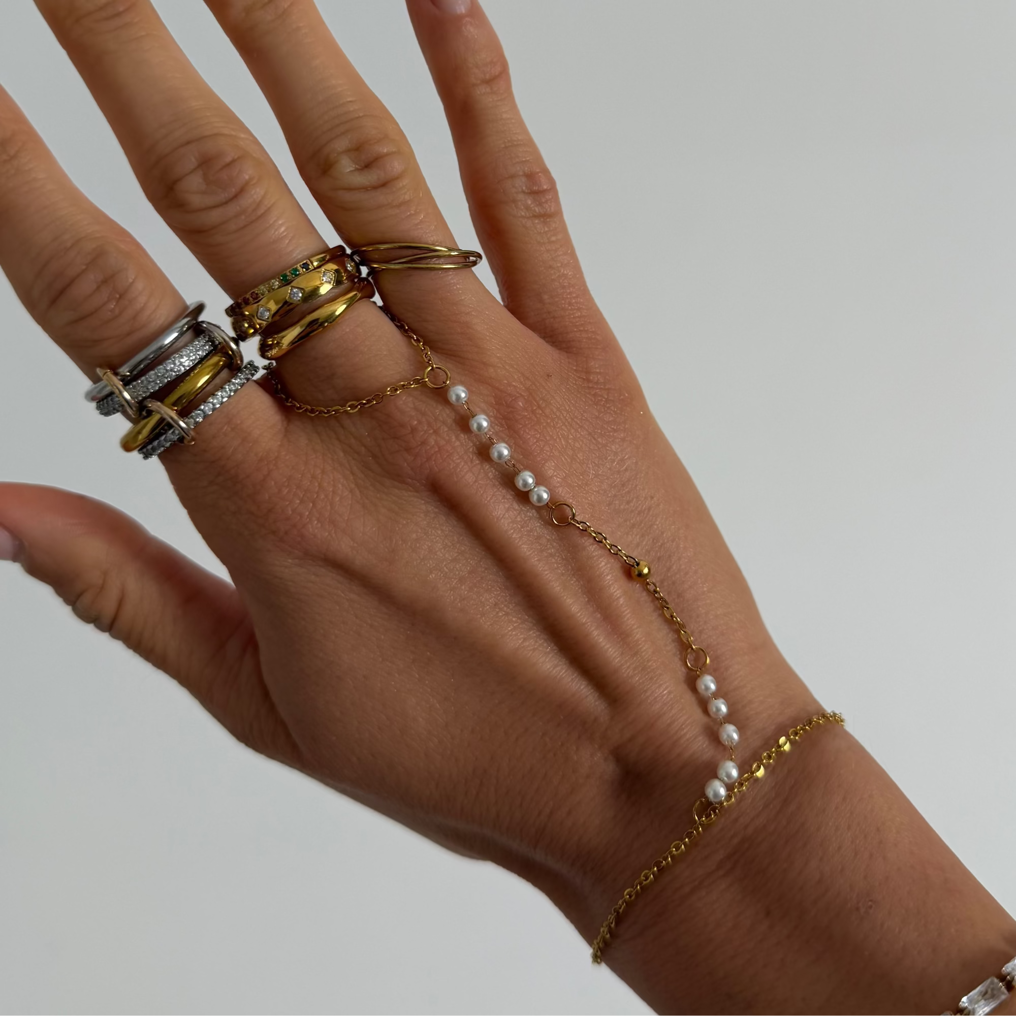 Pearly Yours Hand Chain