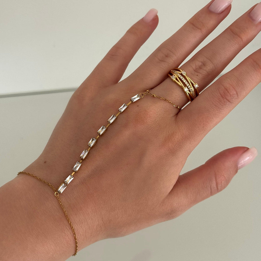 The Slide On Hand Chain Collection